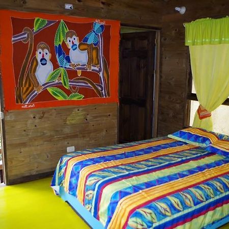 Wood House Hostel La Fortuna Eksteriør bilde