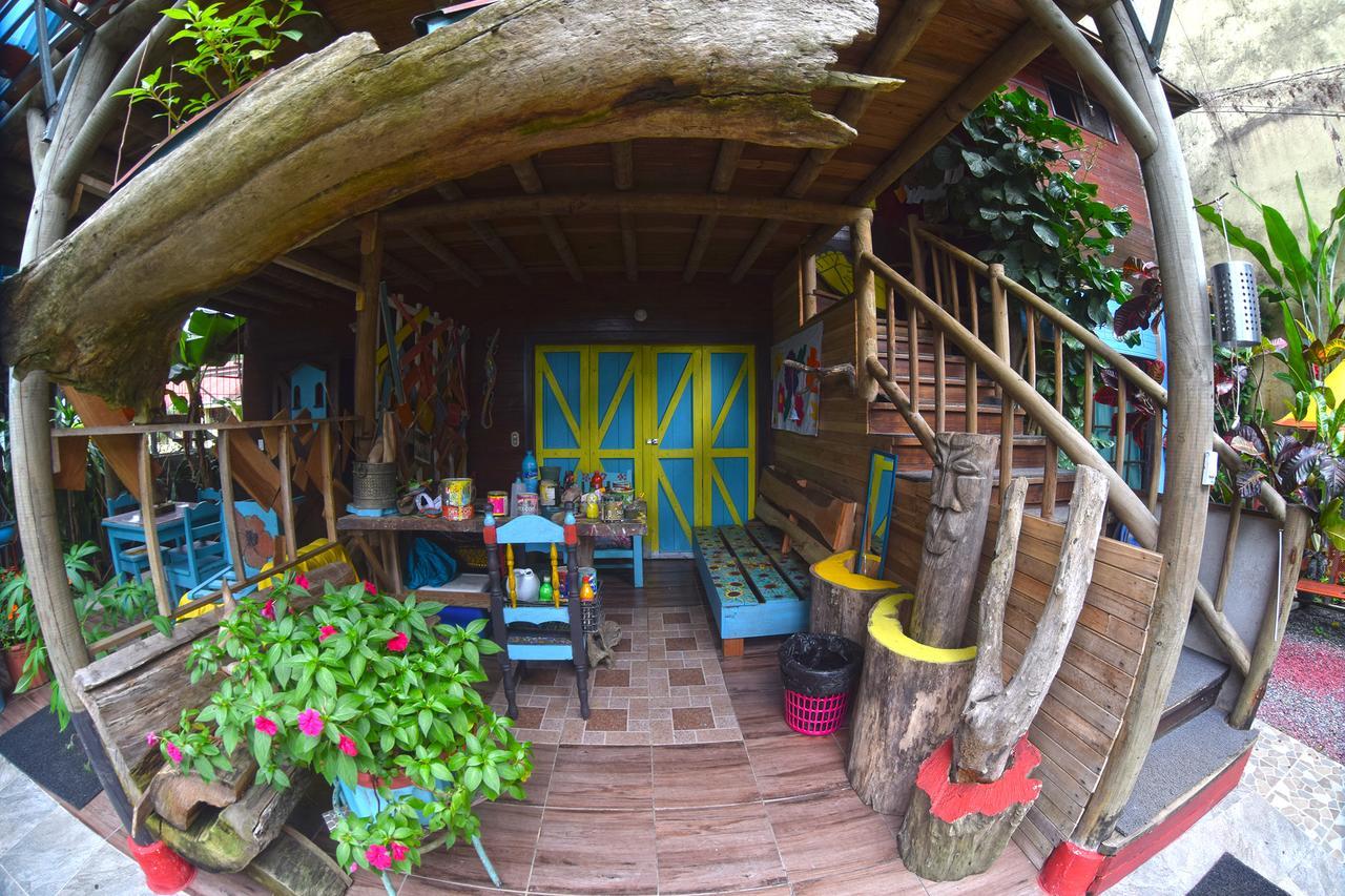 Wood House Hostel La Fortuna Eksteriør bilde