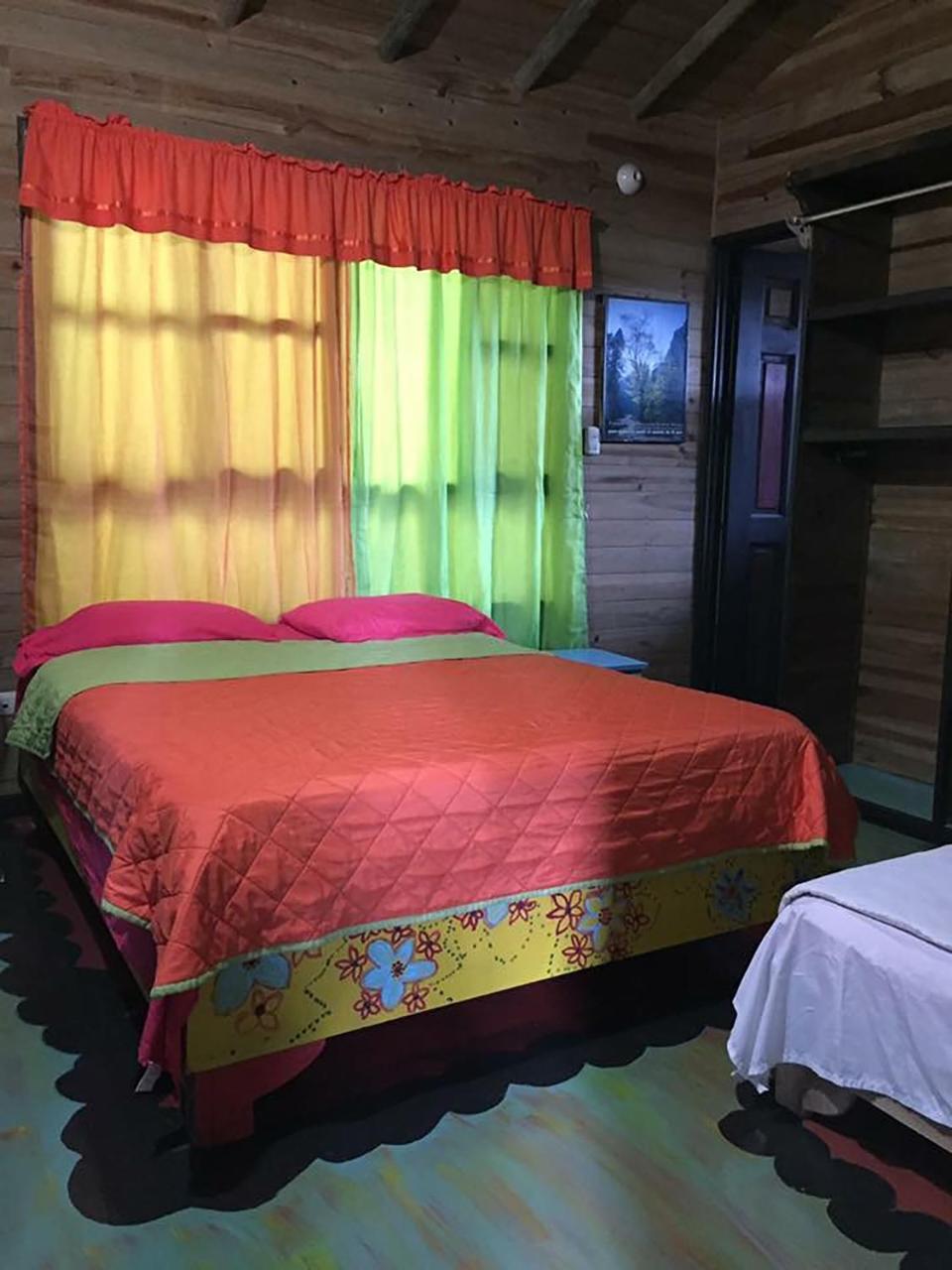 Wood House Hostel La Fortuna Eksteriør bilde