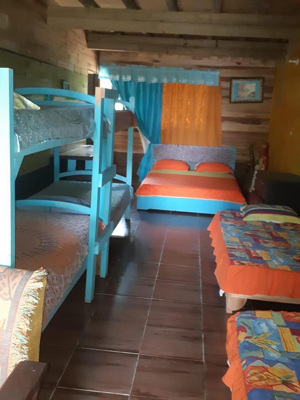 Wood House Hostel La Fortuna Eksteriør bilde